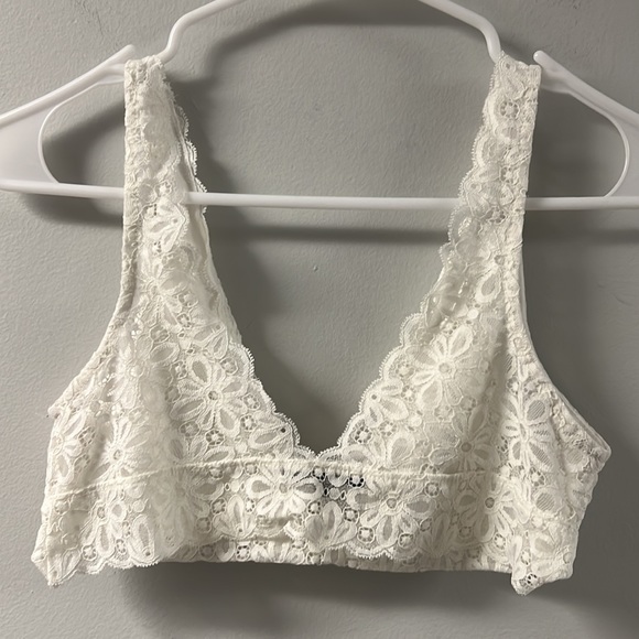 White Lace Bralette - Picture 4 of 6